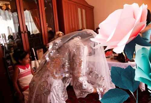 ҚОҒОЗДАН ЯСАЛГАН ГУЛ