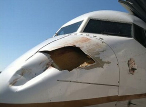 Чақмоқ урган самолёт