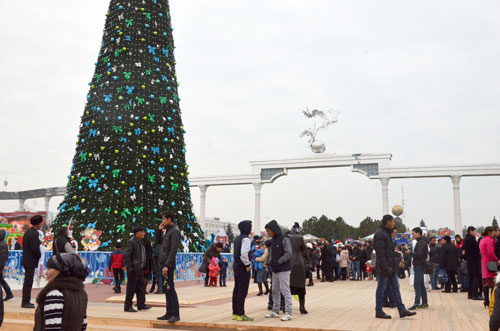 ЯНГИ ЙИЛ АРЧАСИ «АНҲОР-ЛОКОМОТИВ» БОҒИДА