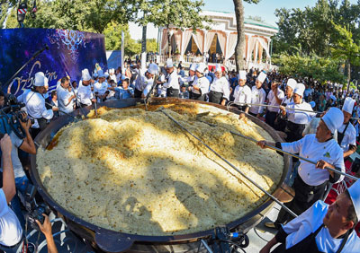 ЎЗБЕК ПАЛОВИ — ДУНЁ РЕКОРДЧИСИ