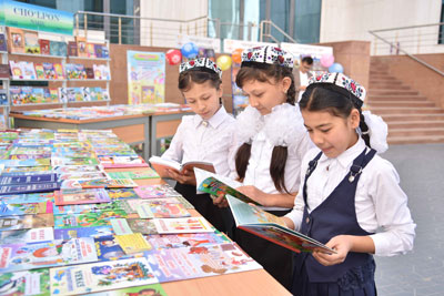 Болалар китоблар ичида ўссин