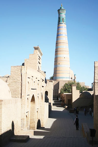 Сизга тарих пешвоз чиқади