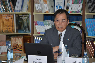 Япон олимининг ўзбекларга совғаси