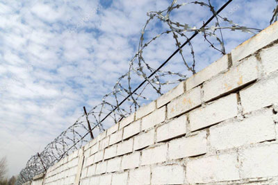 ЖАСЛИҚ ҚЎРҒОНИДА ЖОЙЛАШГАН КОЛОНИЯ ЁПИЛАДИ