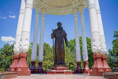 Шавкат МИРЗИЁЕВ: АДАБИЁТ ХАЛҚНИНГ ЮРАГИ,  ЭЛНИНГ МАЪНАВИЯТИНИ КЎРСАТАДИ