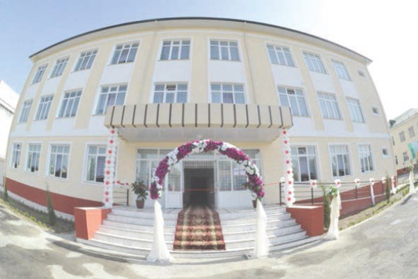Катта даргоҳ сари йўл