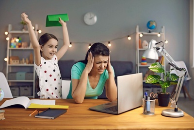 Экран қаршисидаги  фарзандлар  лоқайд  томошабин эмас,  фаол ўқувчи  бўлишлари  зарур