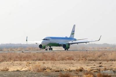 Мўйноқ  аэропортига илк самолёт қўнди,  Президент  самолёти! 