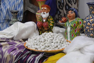 Ипаклари  тиллодан...