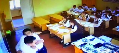 Устозга кўтарилган қўл