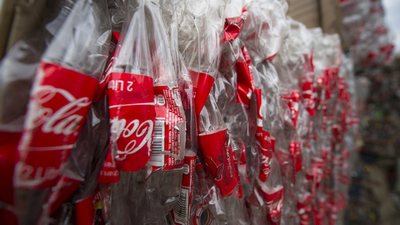 Coca-cola дунёни пластик билан  ифлослантирувчи  энг йирик компания