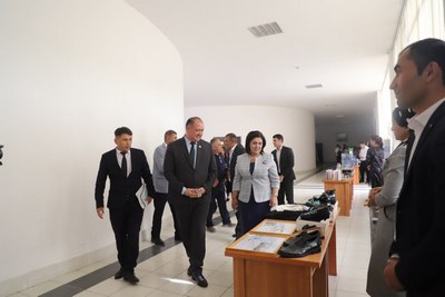 Оламни  асранг,  дўстлар-тенгдошлар