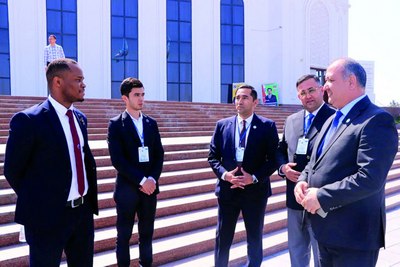 Соғлом ҳаёт  ва барқарор  келажакка шунчаки  эришиб бўлмайди!