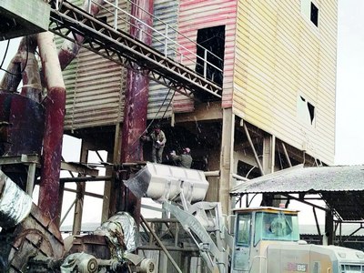 Экологик экспертиза хулосасини олмаган корхона фаолияти  тўхтатилди
