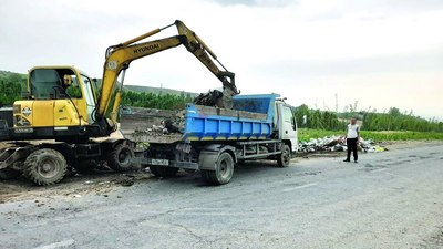 Чиқиндилар олиб кетилди,  буёғига тоза сақлайлик энди...