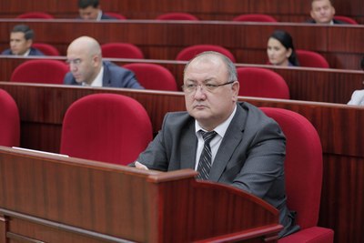 Қонунлар қатъий  Кафолат  бўлиши керак