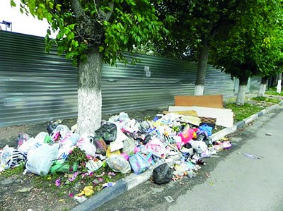 10 кунда  белгиланмаган жойга чиқинди ташлаш билан боғлиқ қанча  ҳолат аниқланди?