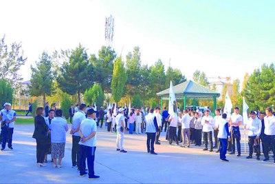 Яшил келажак сари:  Жиззах  ёш экофаолларни  бирлаштирди