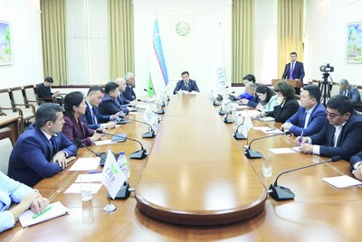 Парламентда  «яшил энергия»  масаласи муҳокама қилинди