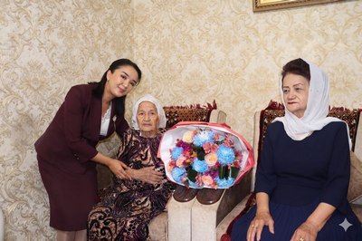 Аср билан  юзлашган онахон