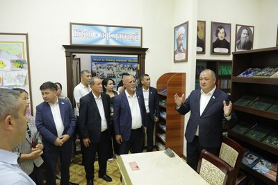 Депутатнинг  кучи ва  обрўси &ndash;халқ  ичида